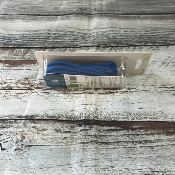 Philips Blue Streaming Internet Cable Cat-6 Network Size ( 7ft. / 2.1m ) - Picture 4 of 5